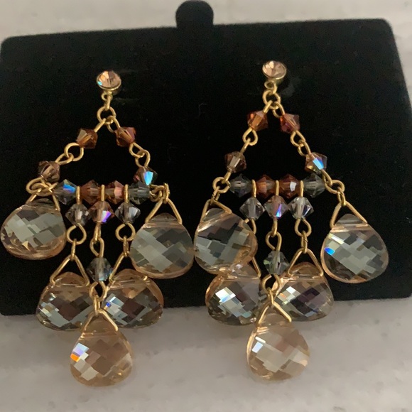 Chandelier earrings with amber beads and goldtone hardware (costume) - Picture 2 of 5